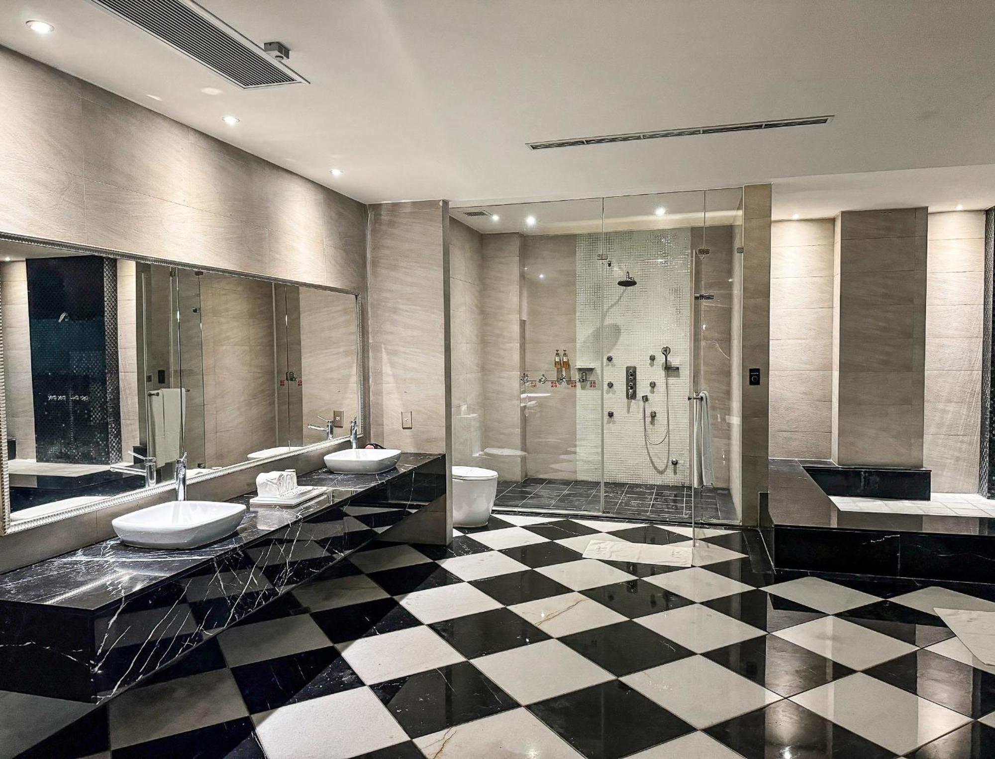 All-Ur Boutique Motel - Taichung Branch Exterior photo